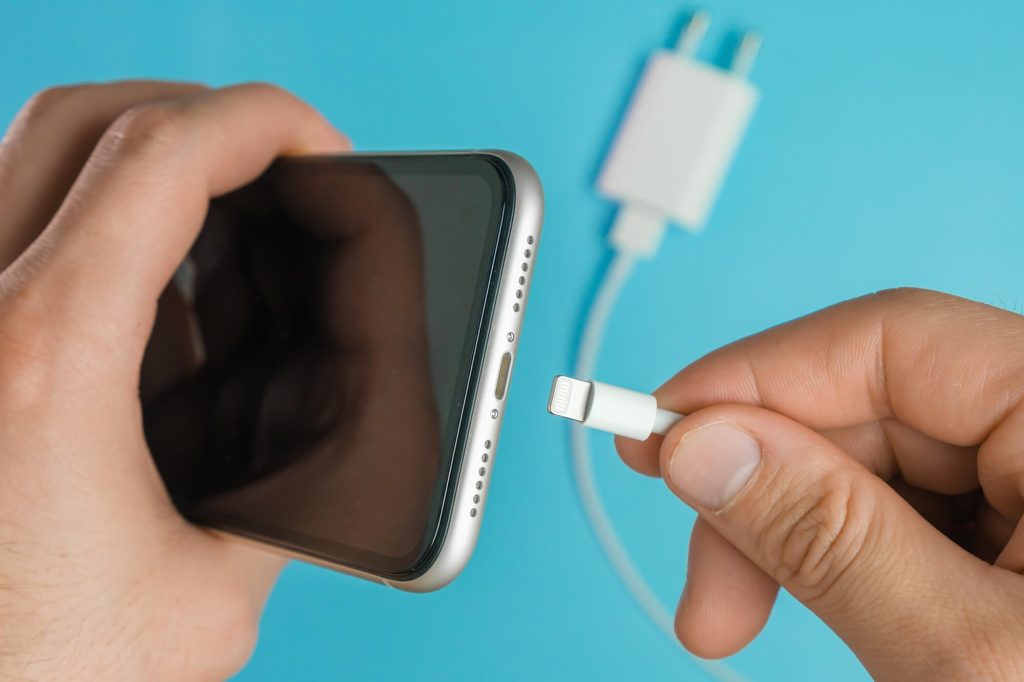 iphone charging port repair in iRepairNM