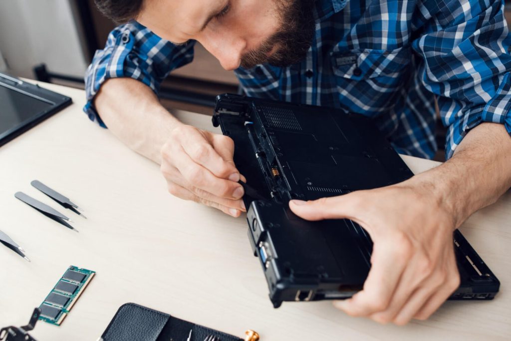 laptop repair john b robert in iRepairNM